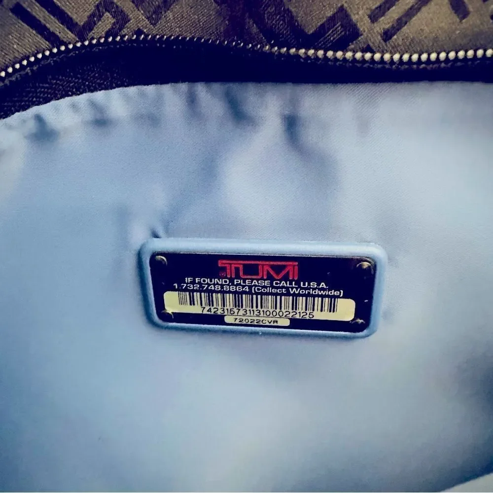 Tumi pre loved